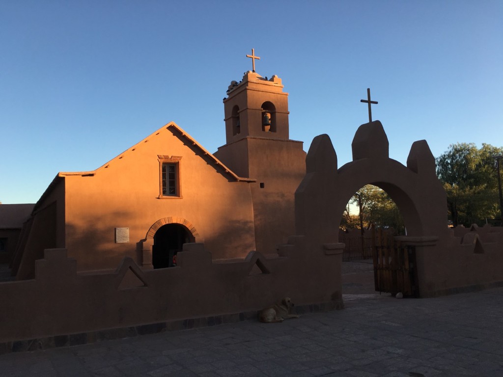 The best thing to admire in town is always the cathedral, yeah? This one has a roof of cactus.